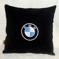 Подушка с логотипом BMW